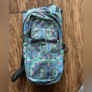 Vibration hydration pack